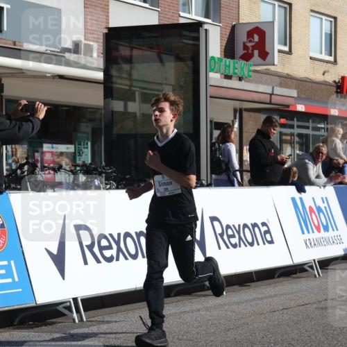15.09.2024 - PSD Bank Halbmarathon Michael Strokosch http://msf.ph/oto/7069895 15.09.2024 10:25:37 Ziel 36, 110, 221, 238, 248, 257, 298, 300 meine-sportfotos.de