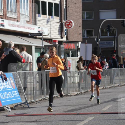 15.09.2024 - PSD Bank Halbmarathon Michael Strokosch http://msf.ph/oto/7070061 15.09.2024 10:25:57 Ziel 20, 54, 98, 240 meine-sportfotos.de