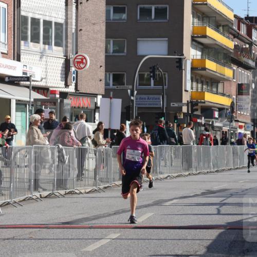 15.09.2024 - PSD Bank Halbmarathon Michael Strokosch http://msf.ph/oto/7070123 15.09.2024 10:26:06 Ziel 20, 98, 181, 240, 242 meine-sportfotos.de