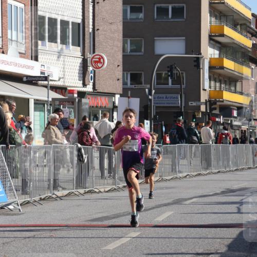 15.09.2024 - PSD Bank Halbmarathon Michael Strokosch http://msf.ph/oto/7070134 15.09.2024 10:26:06 Ziel 20, 98, 181, 240, 242 meine-sportfotos.de