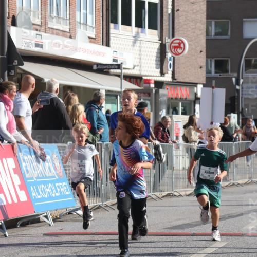 15.09.2024 - PSD Bank Halbmarathon Michael Strokosch http://msf.ph/oto/7070681 15.09.2024 10:27:00 Ziel 18, 42, 69, 75, 82, 167, 198, 210, 270, 284, 294 meine-sportfotos.de