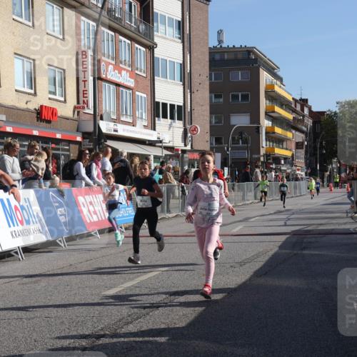 15.09.2024 - PSD Bank Halbmarathon Michael Strokosch http://msf.ph/oto/7070870 15.09.2024 10:27:16 Ziel 48, 87, 136, 139, 167, 174, 198, 210, 219, 233, 268, 272 meine-sportfotos.de