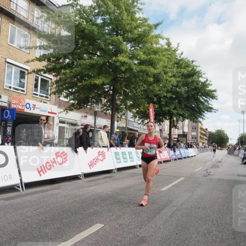 15.09.2024 - PSD Bank Halbmarathon Miley Keyser http://msf.ph/oto/7071015 15.09.2024 11:24:11 Ziel 610, 659, 677, 891, 1098 meine-sportfotos.de
