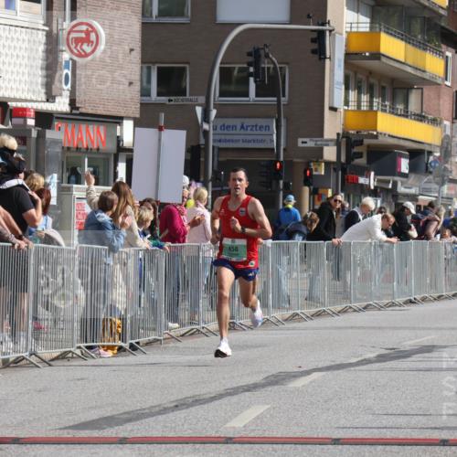 15.09.2024 - PSD Bank Halbmarathon Michael Strokosch http://msf.ph/oto/7075256 15.09.2024 11:05:54 Ziel 450, 452 meine-sportfotos.de