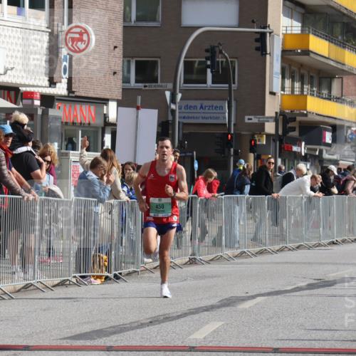 15.09.2024 - PSD Bank Halbmarathon Michael Strokosch http://msf.ph/oto/7075265 15.09.2024 11:05:54 Ziel 450, 452 meine-sportfotos.de