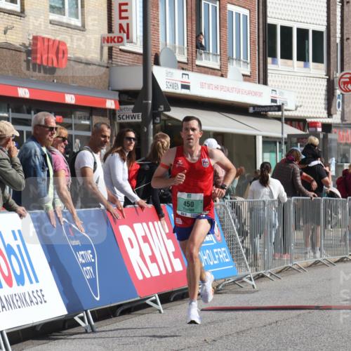 15.09.2024 - PSD Bank Halbmarathon Michael Strokosch http://msf.ph/oto/7075306 15.09.2024 11:05:57 Ziel 450, 452 meine-sportfotos.de