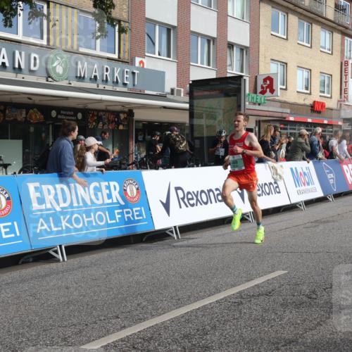 15.09.2024 - PSD Bank Halbmarathon Michael Strokosch http://msf.ph/oto/7075868 15.09.2024 11:07:27 Ziel 462, 464, 469, 476, 482 meine-sportfotos.de