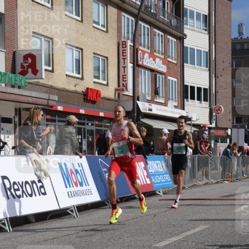 15.09.2024 - PSD Bank Halbmarathon Michael Strokosch http://msf.ph/oto/7076117 15.09.2024 11:08:15 Ziel 403, 474, 475, 479, 483, 491, 493 meine-sportfotos.de