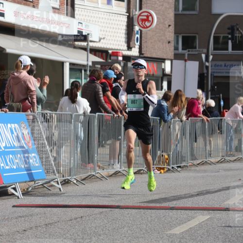 15.09.2024 - PSD Bank Halbmarathon Michael Strokosch http://msf.ph/oto/7076321 15.09.2024 11:08:38 Ziel 477, 487, 562, 807, 1076 meine-sportfotos.de