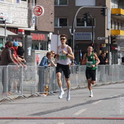 15.09.2024 - PSD Bank Halbmarathon Michael Strokosch http://msf.ph/oto/7077929 15.09.2024 11:12:03 Ziel 503, 506, 530, 537, 545 meine-sportfotos.de
