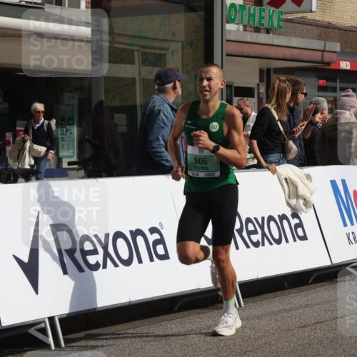 15.09.2024 - PSD Bank Halbmarathon Michael Strokosch http://msf.ph/oto/7078004 15.09.2024 11:12:07 Ziel 503, 506, 530, 537, 545 meine-sportfotos.de