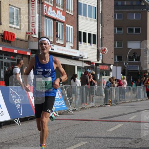 15.09.2024 - PSD Bank Halbmarathon Michael Strokosch http://msf.ph/oto/7078161 15.09.2024 11:12:27 Ziel 498, 509, 526, 528, 534, 838, 841 meine-sportfotos.de