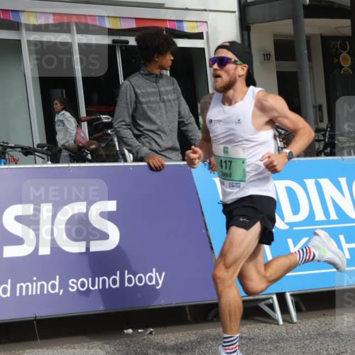 15.09.2024 - PSD Bank Halbmarathon Michael Strokosch http://msf.ph/oto/7079279 15.09.2024 11:14:17 Ziel 406, 417, 421, 549, 589, 613 meine-sportfotos.de