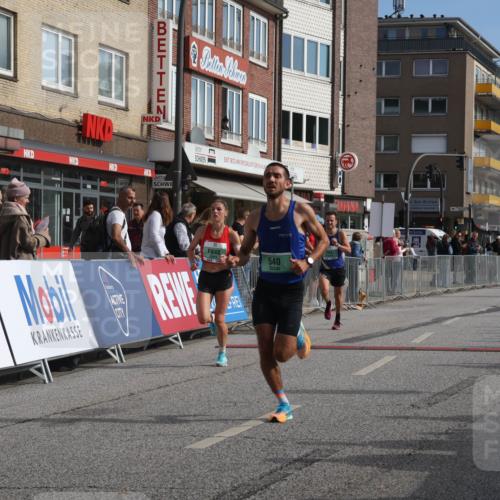15.09.2024 - PSD Bank Halbmarathon Michael Strokosch http://msf.ph/oto/7079406 15.09.2024 11:14:28 Ziel 417, 540, 544, 564, 568, 589, 613, 845, 848 meine-sportfotos.de