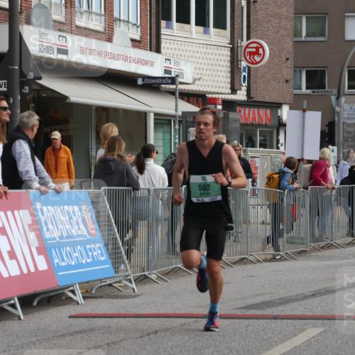 15.09.2024 - PSD Bank Halbmarathon Michael Strokosch http://msf.ph/oto/7080230 15.09.2024 11:15:52 Ziel 502, 532, 535, 542, 1086 meine-sportfotos.de