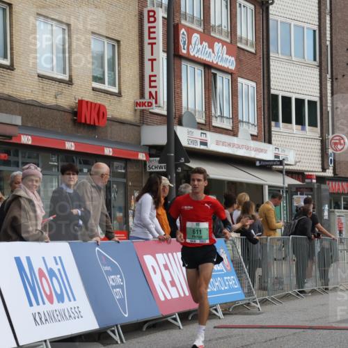 15.09.2024 - PSD Bank Halbmarathon Michael Strokosch http://msf.ph/oto/7082763 15.09.2024 11:20:04 Ziel 611, 843, 1011, 1021, 2613 meine-sportfotos.de