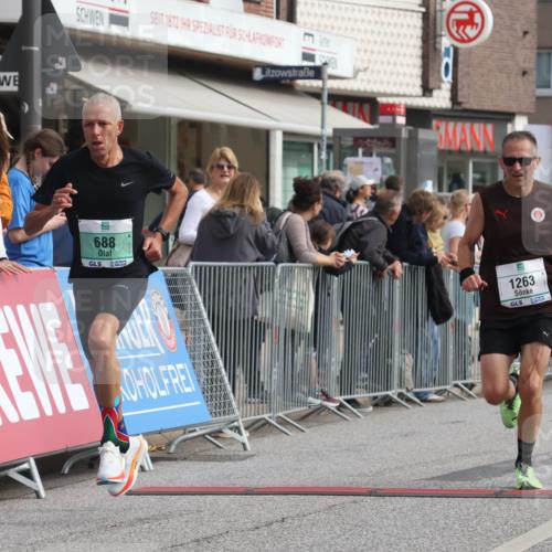 15.09.2024 - PSD Bank Halbmarathon Michael Strokosch http://msf.ph/oto/7086575 15.09.2024 11:26:35 Ziel 688, 1064, 1263 meine-sportfotos.de
