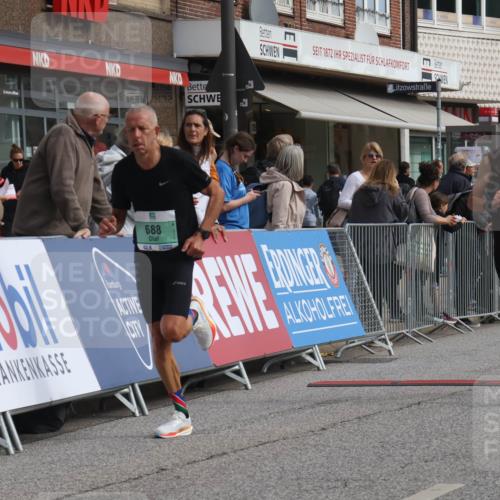 15.09.2024 - PSD Bank Halbmarathon Michael Strokosch http://msf.ph/oto/7086591 15.09.2024 11:26:35 Ziel 688, 1064, 1263 meine-sportfotos.de