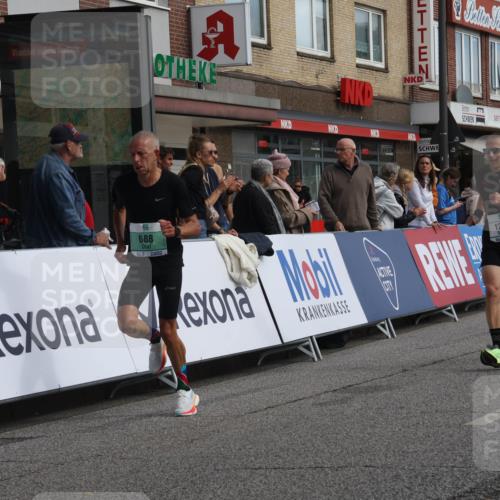 15.09.2024 - PSD Bank Halbmarathon Michael Strokosch http://msf.ph/oto/7086610 15.09.2024 11:26:37 Ziel 688, 1064, 1087, 1263 meine-sportfotos.de