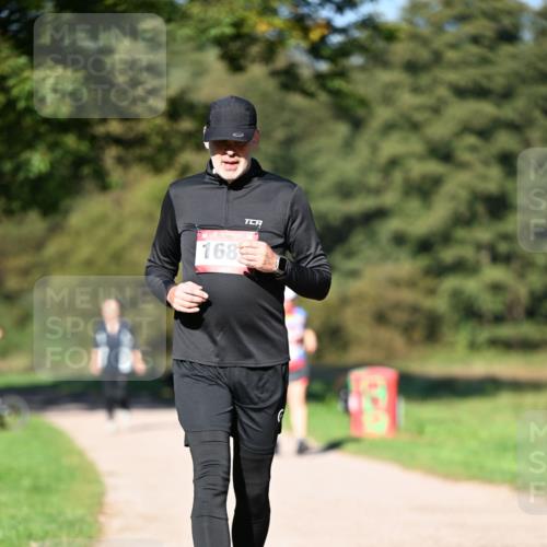 22.09.2024 - 32. Volkslauf durch das schöne Alstertal Dr. Thomas Lammeyer http://msf.ph/oto/7106132 22.09.2024 10:08:01 Laufen 168 meine-sportfotos.de