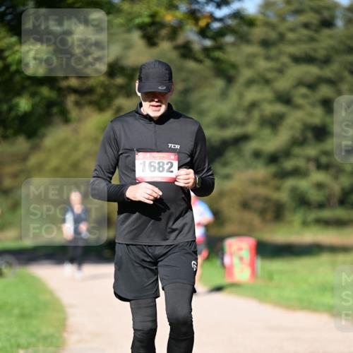 22.09.2024 - 32. Volkslauf durch das schöne Alstertal Dr. Thomas Lammeyer http://msf.ph/oto/7106136 22.09.2024 10:08:01 Laufen 1682 meine-sportfotos.de