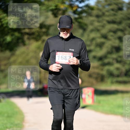 22.09.2024 - 32. Volkslauf durch das schöne Alstertal Dr. Thomas Lammeyer http://msf.ph/oto/7106141 22.09.2024 10:08:02 Laufen 2391 meine-sportfotos.de