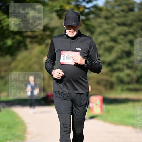 22.09.2024 - 32. Volkslauf durch das schöne Alstertal Dr. Thomas Lammeyer http://msf.ph/oto/7106143 22.09.2024 10:08:02 Laufen 168 meine-sportfotos.de