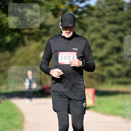 22.09.2024 - 32. Volkslauf durch das schöne Alstertal Dr. Thomas Lammeyer http://msf.ph/oto/7106145 22.09.2024 10:08:02 Laufen 1682 meine-sportfotos.de