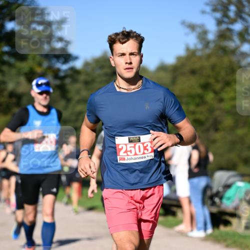 22.09.2024 - 32. Volkslauf durch das schöne Alstertal Dr. Thomas Lammeyer http://msf.ph/oto/7106545 22.09.2024 10:25:07 Laufen 2503 meine-sportfotos.de