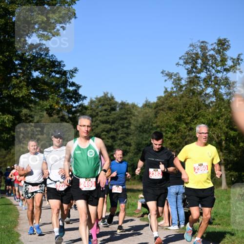 22.09.2024 - 32. Volkslauf durch das schöne Alstertal Dr. Thomas Lammeyer http://msf.ph/oto/7106742 22.09.2024 10:25:44 Laufen 2565, 2490, 2946, 2362, 2360 meine-sportfotos.de