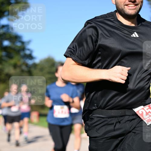 22.09.2024 - 32. Volkslauf durch das schöne Alstertal Dr. Thomas Lammeyer http://msf.ph/oto/7106846 22.09.2024 10:26:03 Laufen 25 meine-sportfotos.de