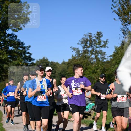 22.09.2024 - 32. Volkslauf durch das schöne Alstertal Dr. Thomas Lammeyer http://msf.ph/oto/7107260 22.09.2024 10:27:29 Laufen 2247, 2248, 2160, 053, 2246 meine-sportfotos.de