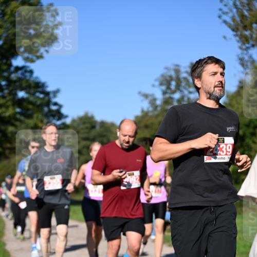 22.09.2024 - 32. Volkslauf durch das schöne Alstertal Dr. Thomas Lammeyer http://msf.ph/oto/7107440 22.09.2024 10:28:12 Laufen 439 meine-sportfotos.de