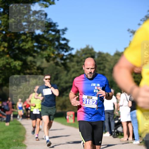 22.09.2024 - 32. Volkslauf durch das schöne Alstertal Dr. Thomas Lammeyer http://msf.ph/oto/7107824 22.09.2024 10:34:53 Laufen 3182 meine-sportfotos.de