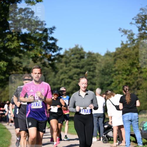 22.09.2024 - 32. Volkslauf durch das schöne Alstertal Dr. Thomas Lammeyer http://msf.ph/oto/7108250 22.09.2024 10:36:29 Laufen 3178, 3177 meine-sportfotos.de
