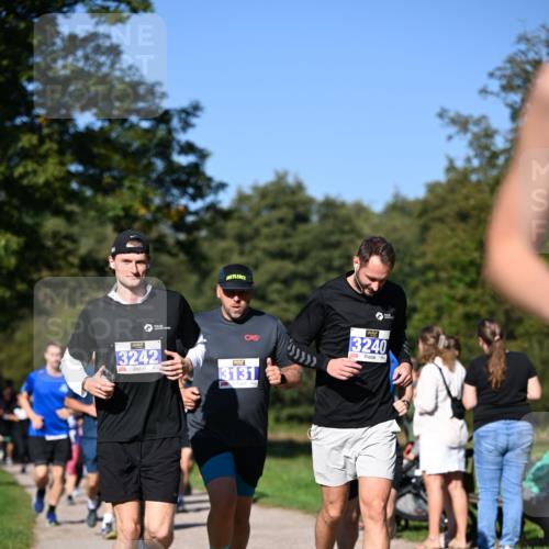 22.09.2024 - 32. Volkslauf durch das schöne Alstertal Dr. Thomas Lammeyer http://msf.ph/oto/7108371 22.09.2024 10:36:53 Laufen 3240, 3242, 3131 meine-sportfotos.de