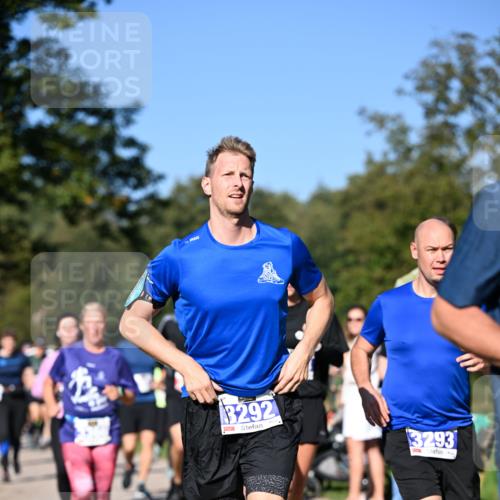 22.09.2024 - 32. Volkslauf durch das schöne Alstertal Dr. Thomas Lammeyer http://msf.ph/oto/7108404 22.09.2024 10:36:58 Laufen 3292, 3293 meine-sportfotos.de