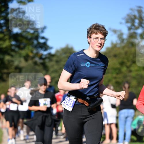 22.09.2024 - 32. Volkslauf durch das schöne Alstertal Dr. Thomas Lammeyer http://msf.ph/oto/7108438 22.09.2024 10:37:06 Laufen 68 meine-sportfotos.de