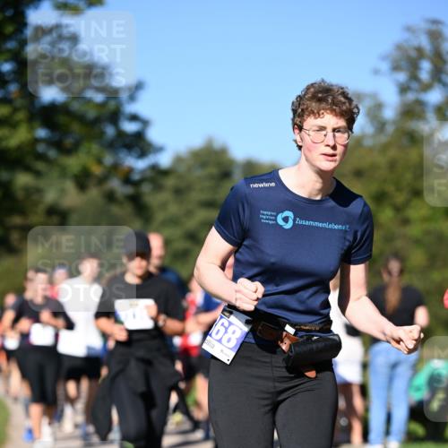 22.09.2024 - 32. Volkslauf durch das schöne Alstertal Dr. Thomas Lammeyer http://msf.ph/oto/7108439 22.09.2024 10:37:06 Laufen 68 meine-sportfotos.de