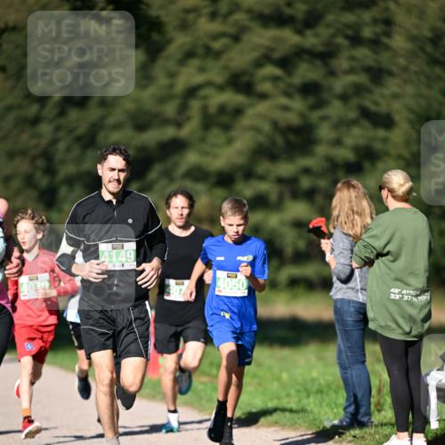 22.09.2024 - 32. Volkslauf durch das schöne Alstertal Dr. Thomas Lammeyer http://msf.ph/oto/7108943 22.09.2024 10:39:20 Laufen 4149, 4050, 48, 4150, 33, 37, 1175 meine-sportfotos.de