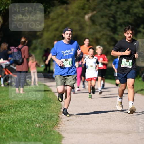 22.09.2024 - 32. Volkslauf durch das schöne Alstertal Dr. Thomas Lammeyer http://msf.ph/oto/7109110 22.09.2024 10:40:07 Laufen 951, 4001 meine-sportfotos.de