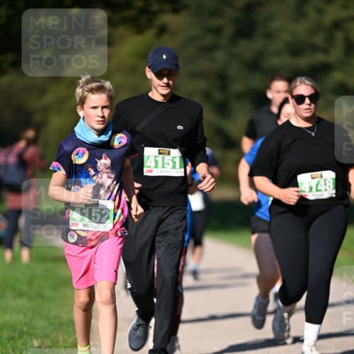 22.09.2024 - 32. Volkslauf durch das schöne Alstertal Dr. Thomas Lammeyer http://msf.ph/oto/7109453 22.09.2024 10:41:36 Laufen 4152, 4151, 4148 meine-sportfotos.de