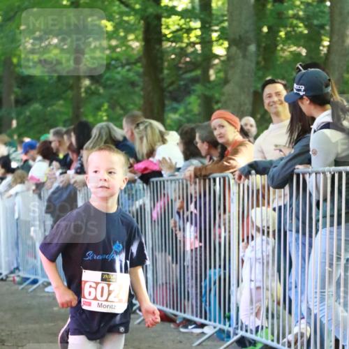 22.09.2024 - 32. Volkslauf durch das schöne Alstertal H.Heesch http://msf.ph/oto/7109986 22.09.2024 10:43:55 Ziel  meine-sportfotos.de