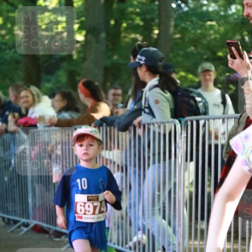 22.09.2024 - 32. Volkslauf durch das schöne Alstertal H.Heesch http://msf.ph/oto/7110023 22.09.2024 10:44:05 Ziel  meine-sportfotos.de