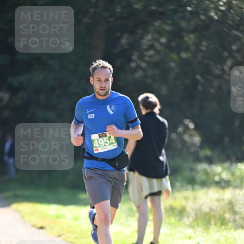 22.09.2024 - 32. Volkslauf durch das schöne Alstertal Dr. Thomas Lammeyer http://msf.ph/oto/7110189 22.09.2024 10:50:01 Laufen 6, 4954 meine-sportfotos.de