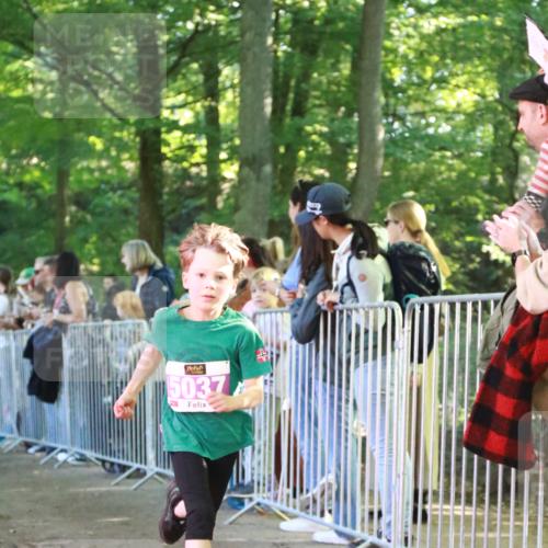 22.09.2024 - 32. Volkslauf durch das schöne Alstertal H.Heesch http://msf.ph/oto/7110194 22.09.2024 10:44:54 Ziel 5034, 5037, 5038 meine-sportfotos.de