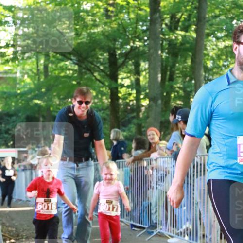 22.09.2024 - 32. Volkslauf durch das schöne Alstertal H.Heesch http://msf.ph/oto/7110240 22.09.2024 10:45:01 Ziel 5034, 5038 meine-sportfotos.de