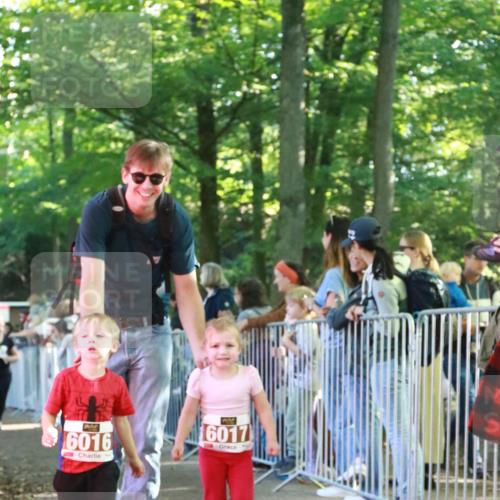 22.09.2024 - 32. Volkslauf durch das schöne Alstertal H.Heesch http://msf.ph/oto/7110250 22.09.2024 10:45:02 Ziel 5034, 5038 meine-sportfotos.de