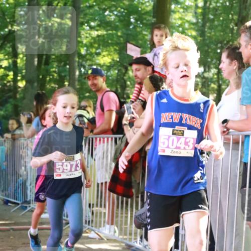 22.09.2024 - 32. Volkslauf durch das schöne Alstertal H.Heesch http://msf.ph/oto/7110297 22.09.2024 10:45:23 Ziel 5021, 5027, 5043, 5973 meine-sportfotos.de