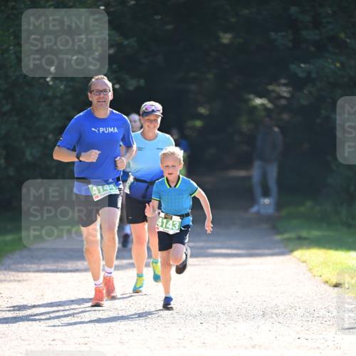 22.09.2024 - 32. Volkslauf durch das schöne Alstertal Dr. Thomas Lammeyer http://msf.ph/oto/7110373 22.09.2024 10:50:50 Laufen 4144, 4143 meine-sportfotos.de